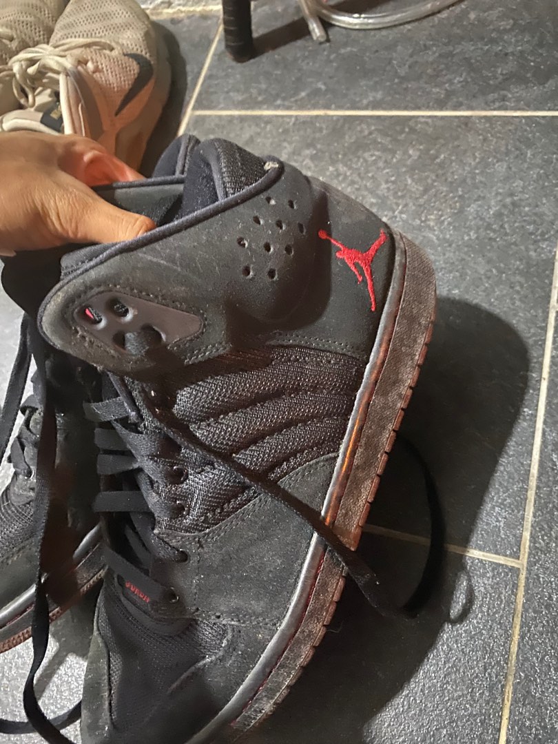 Jordan black, Men's Fashion, Footwear, Sneakers on Carousell
