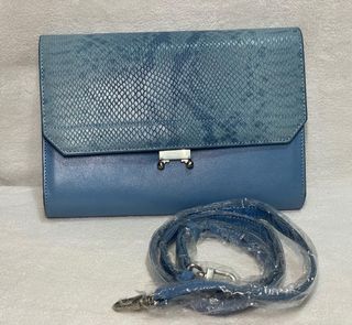 Kenneth Cole Leather Organizer Cross body bag.