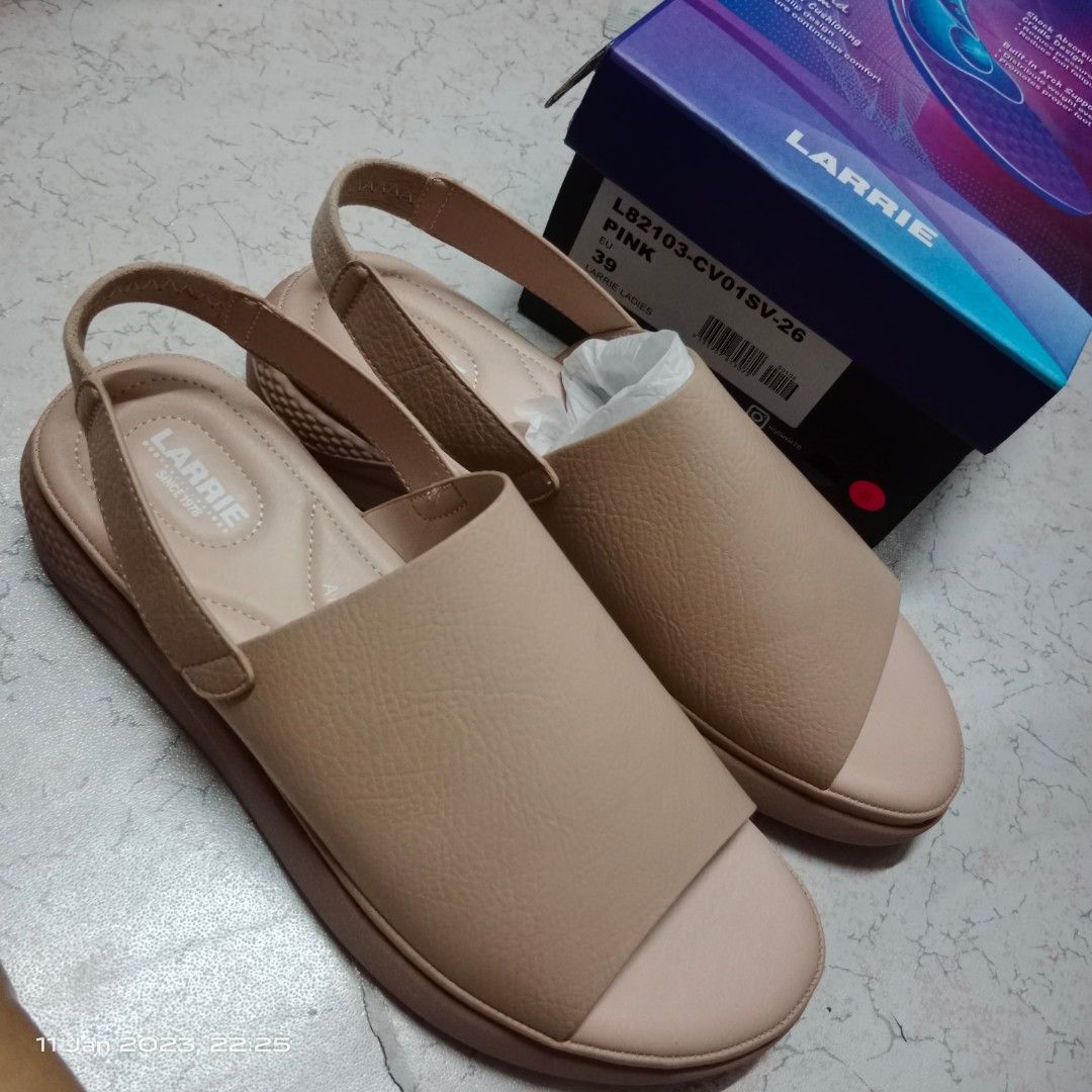 Larrie sandal shop