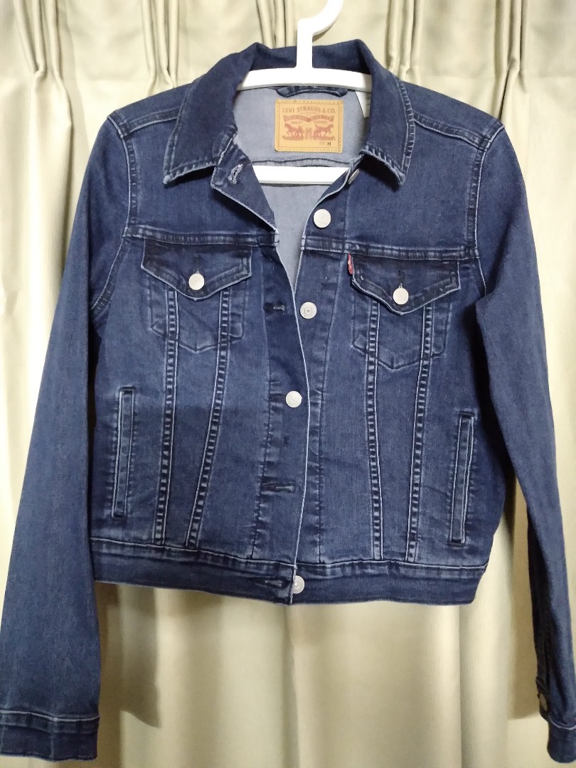 Levi's Denim Jacket, Women's Fashion, Coats, Jackets and Outerwear on  Carousell