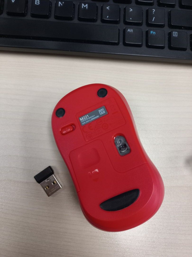 LOGITECH M221 BLUETOOTH MOUSE (Category: Mouse & Mousepads) located in Manila. Submitted by pear_l (Listing ID 1208892993, Image 2). Description: FS: LOGITECH M221 SILENT MOUSE Good as new. Magaan at hindi maingay gamitin. Hindi po halos nagamit. Battery type 1AA.