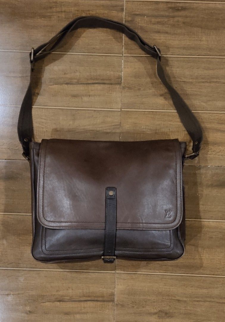 Louis Vuitton Louis Vuitton Omaha Coffee Brown Utah Leather