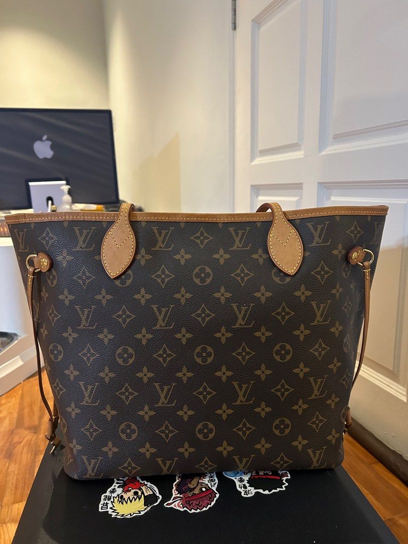 LV NeverFull Pink Interior, Women's Fashion, Bags & Wallets, Purses &  Pouches on Carousell