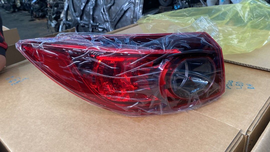 brand-new-mazda-3-bm-bn-tail-lamp-and-rear-boot-light-oem-car