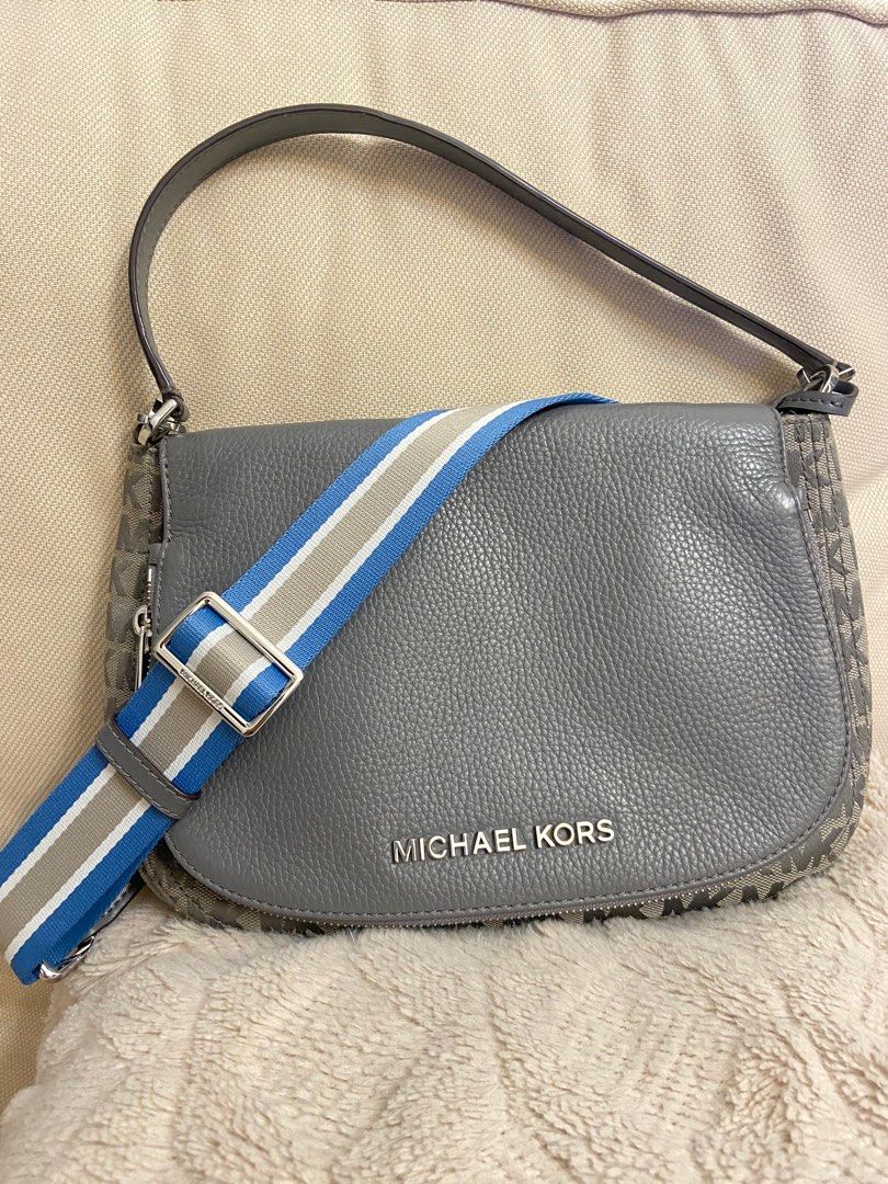 Michael Kors Bedford Medium Convertible Signature Heather Grey, Luxury,  Bags & Wallets on Carousell