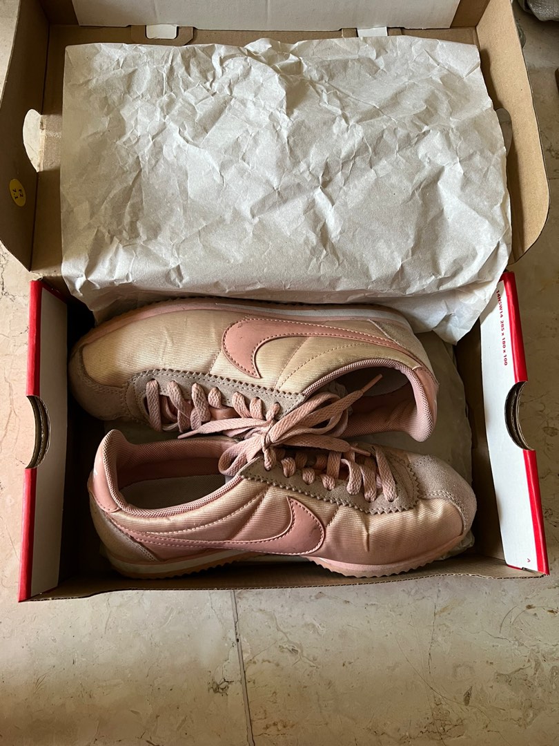coral nike cortez