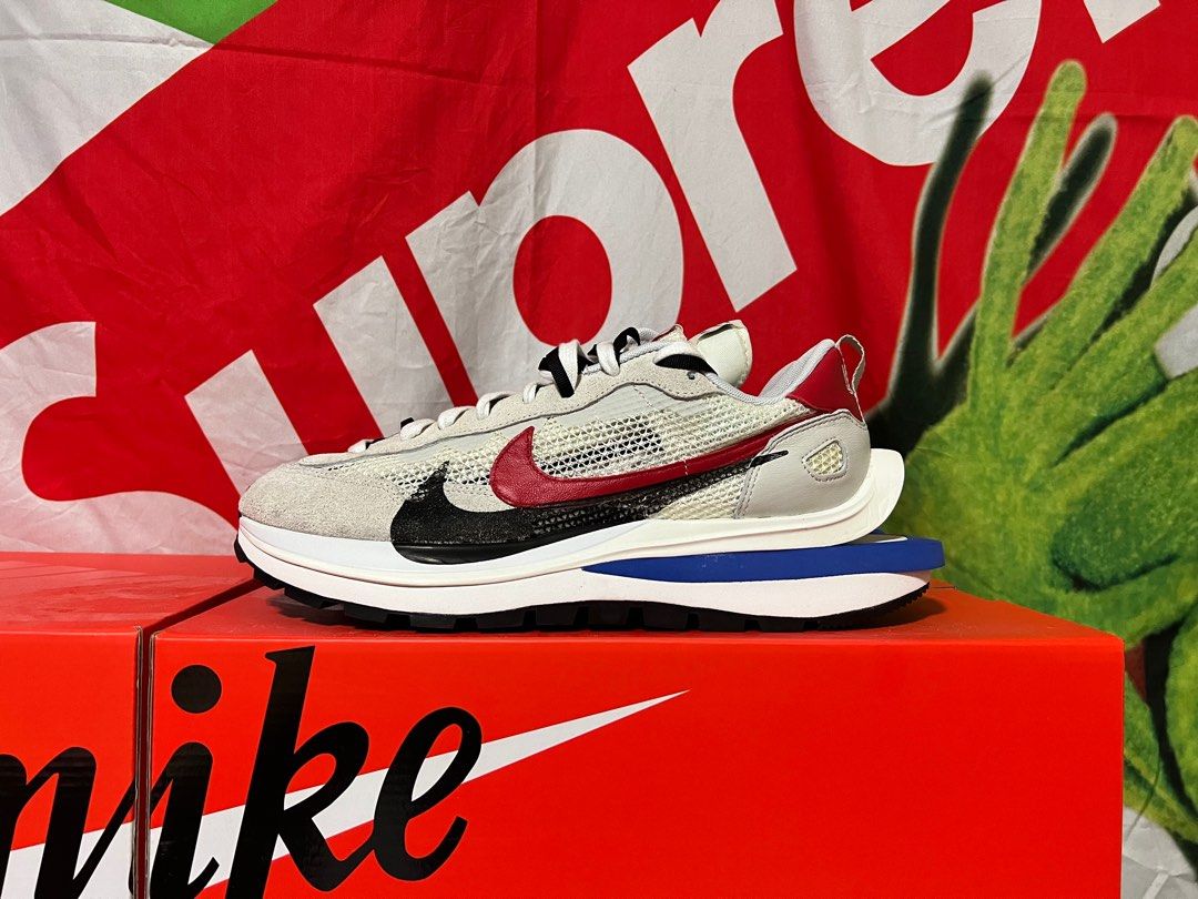 Nike Sacai Vaporwaffle ‘Royal Fuchsia’