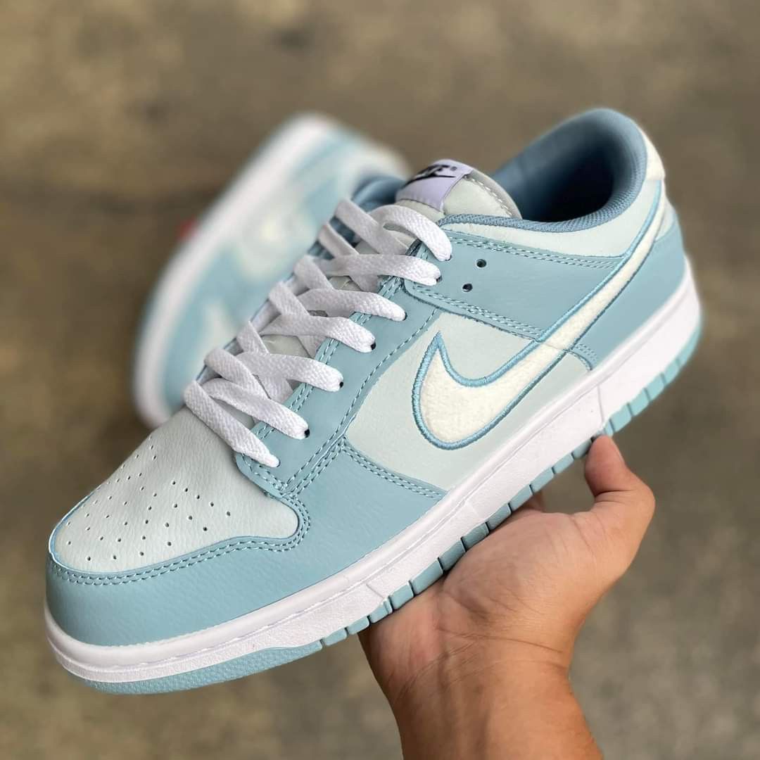 sb dunks low blue