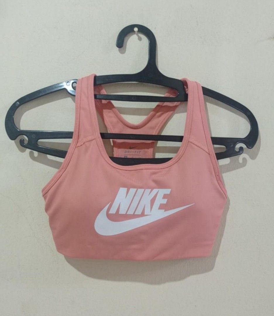 Nike sport bra size L, Olah Raga, Baju Olahraga di Carousell