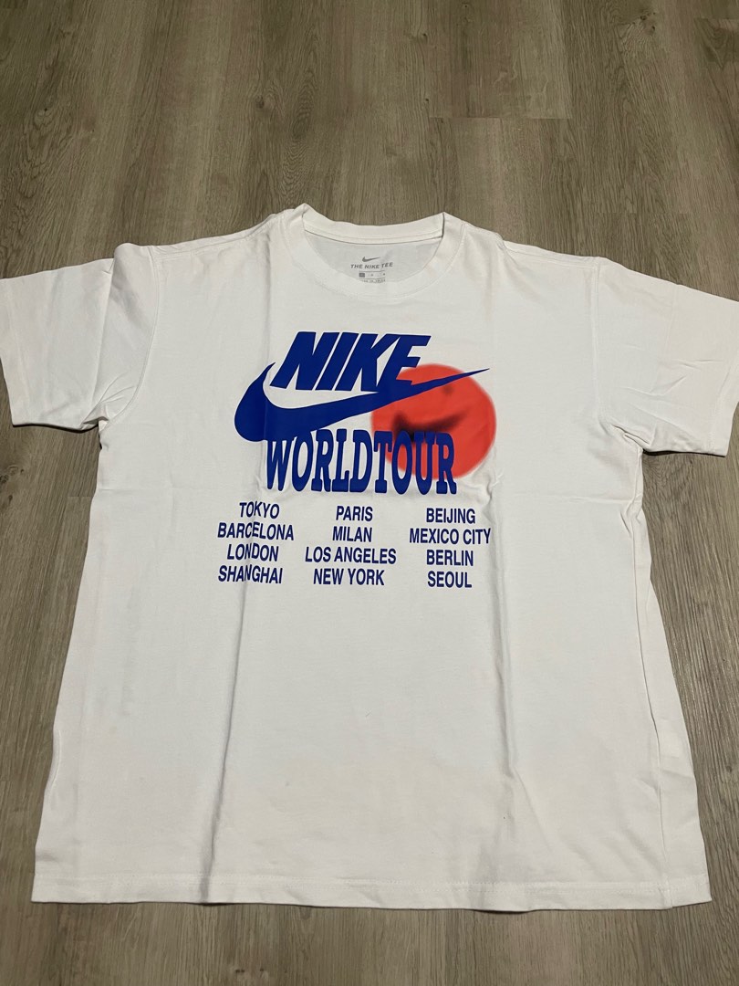 resorts world nike shop