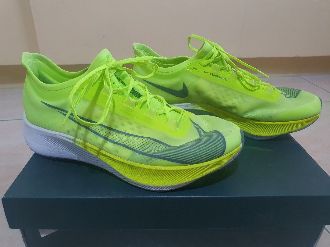 Nike zoom clearance fly neon