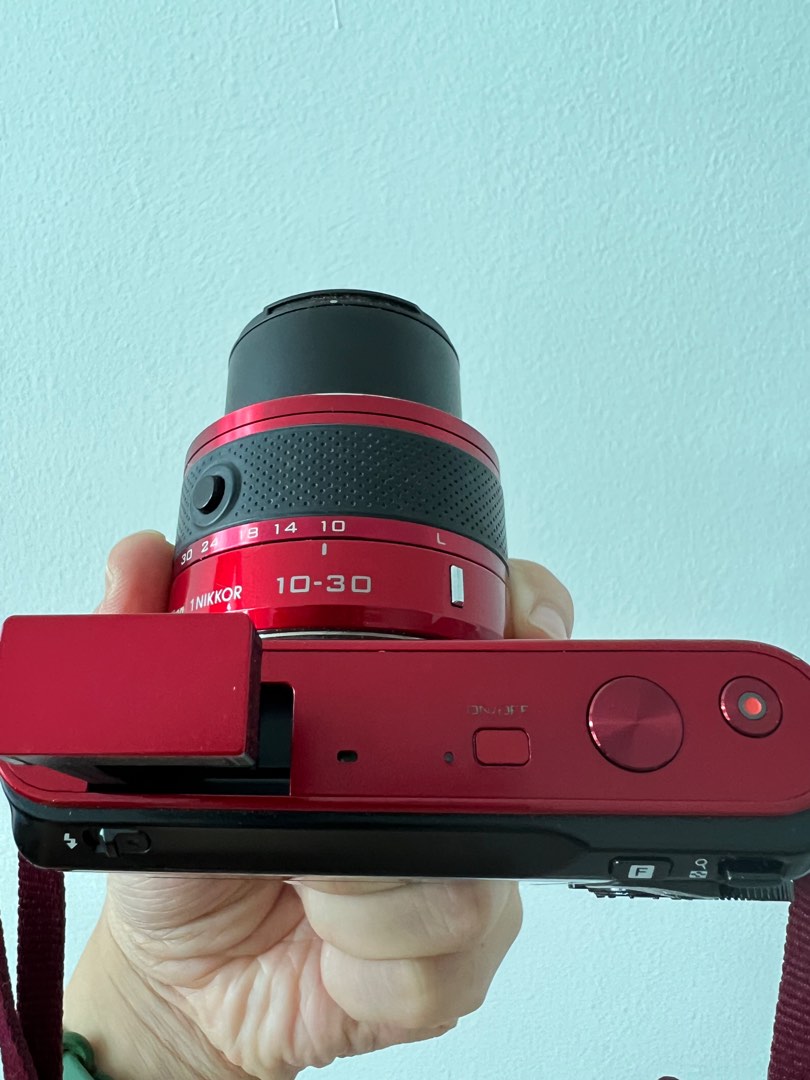 Nikon J1, Photography, Cameras on Carousell