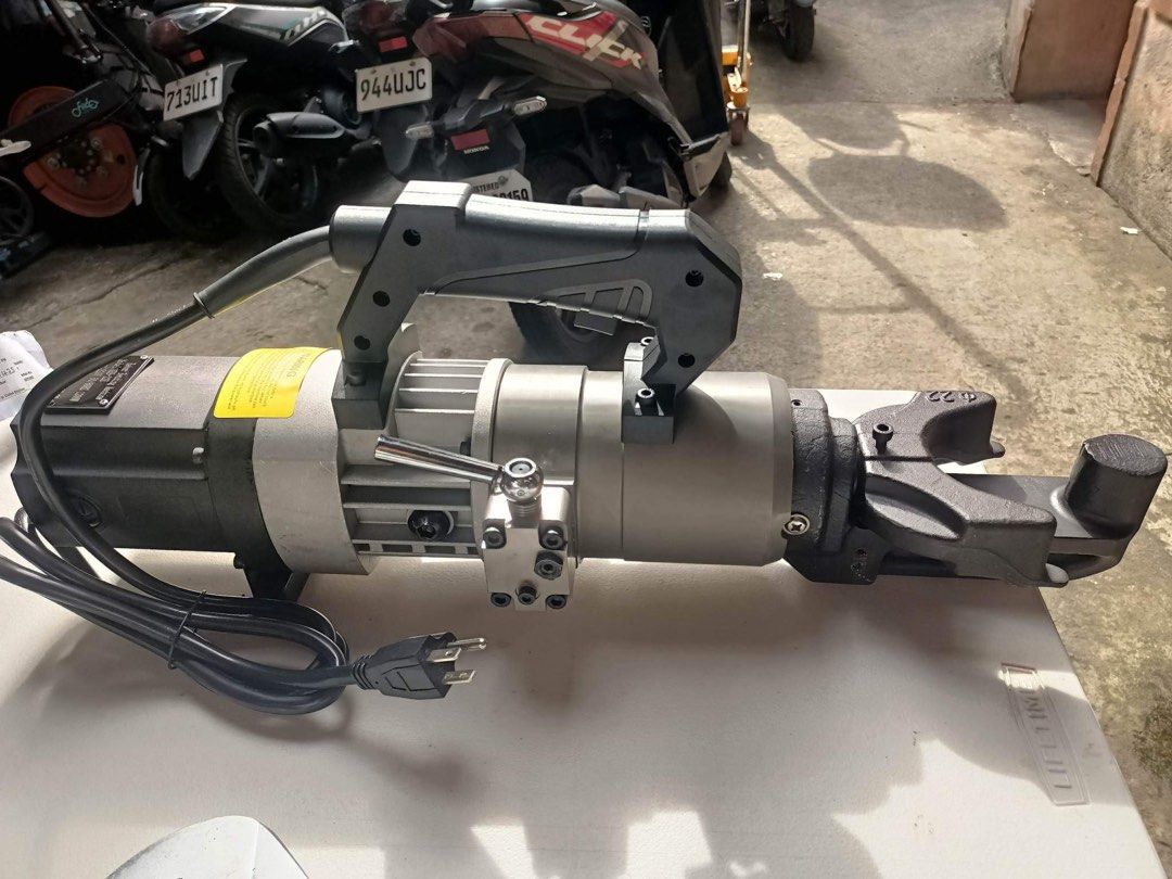 NRB-22E HAND HELD REBAR BENDER (Category: Construction Tools & Equipment) located in Mandaluyong City. Submitted by shammyshop (Listing ID 1208935428, Image 2). Description: Onhand VOLTAGE:220V WEIGHT:20KG BENDING SPEED:7-10S BENDING DIAMETER MAX:4-22MM BENDING ANGLE:0-130 DEGREES Contact no: 09174654546 Sanjuan manila office.