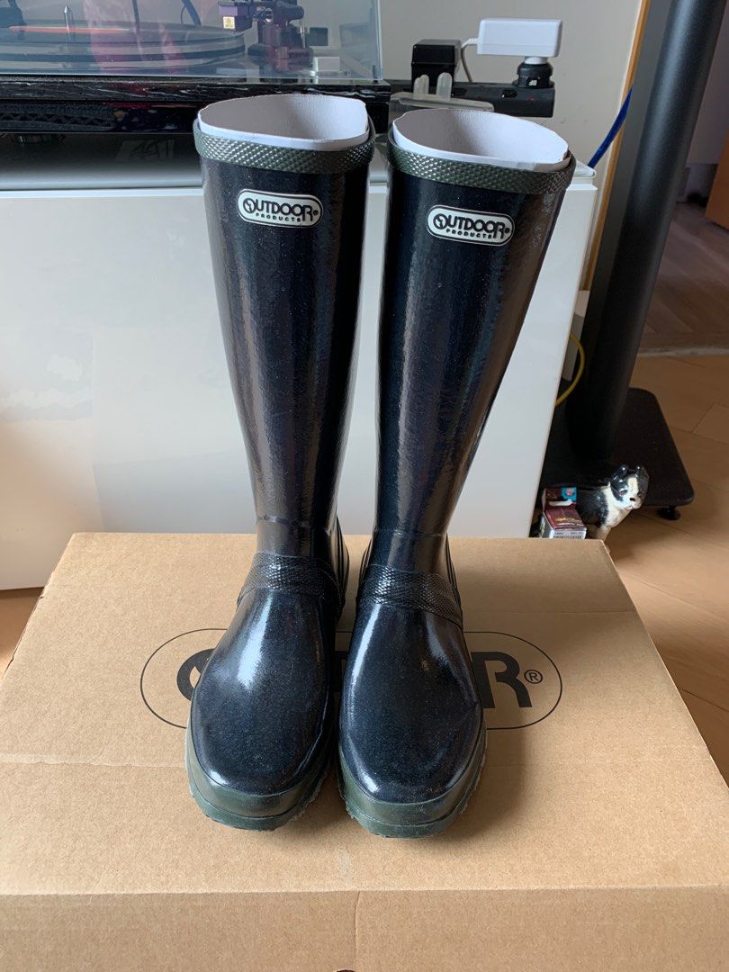 Outdoor rain boots