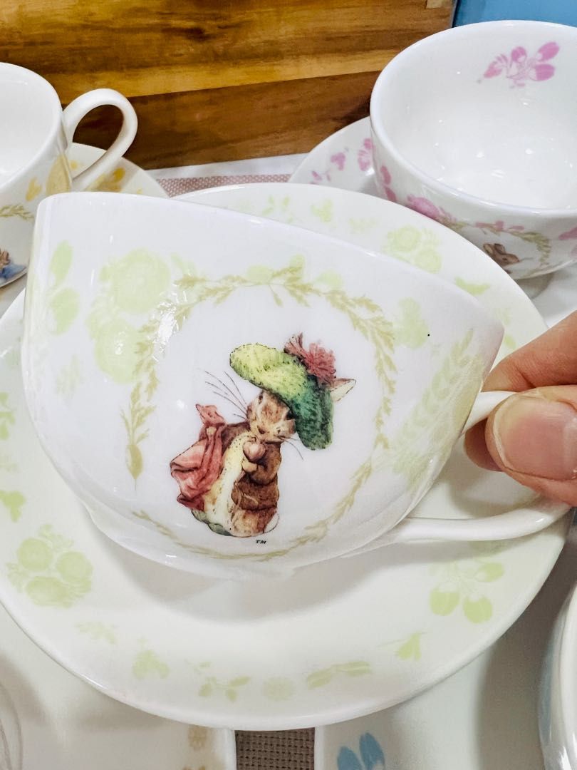 Peter Rabbit teapot set, Furniture & Home Living, Kitchenware