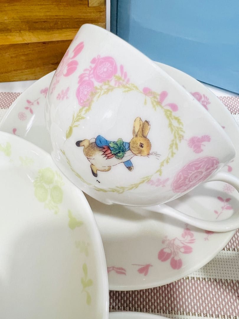 Peter Rabbit teapot set, Furniture & Home Living, Kitchenware