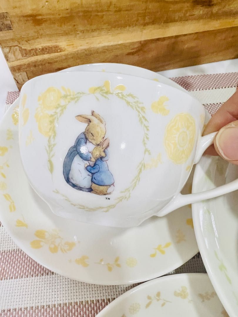 Peter Rabbit teapot set, Furniture & Home Living, Kitchenware