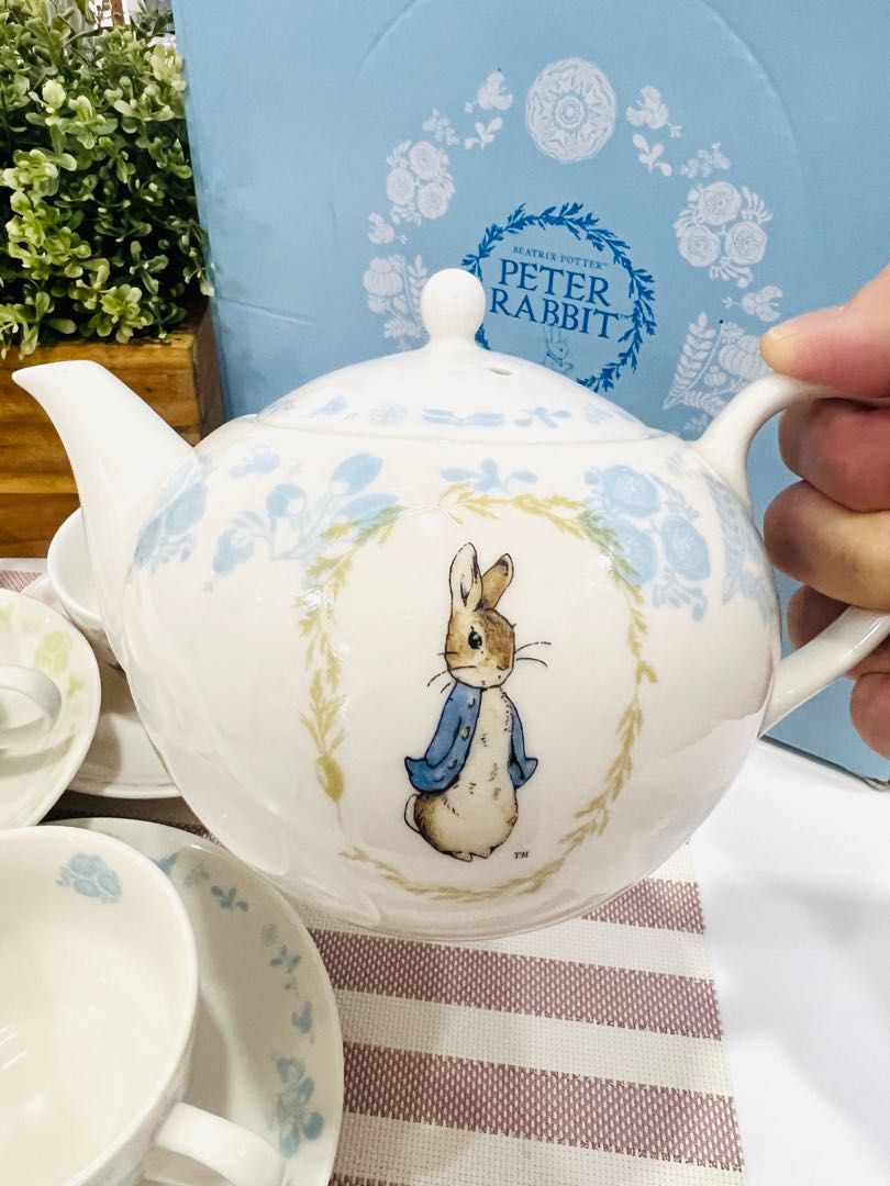 Peter Rabbit teapot set, Furniture & Home Living, Kitchenware