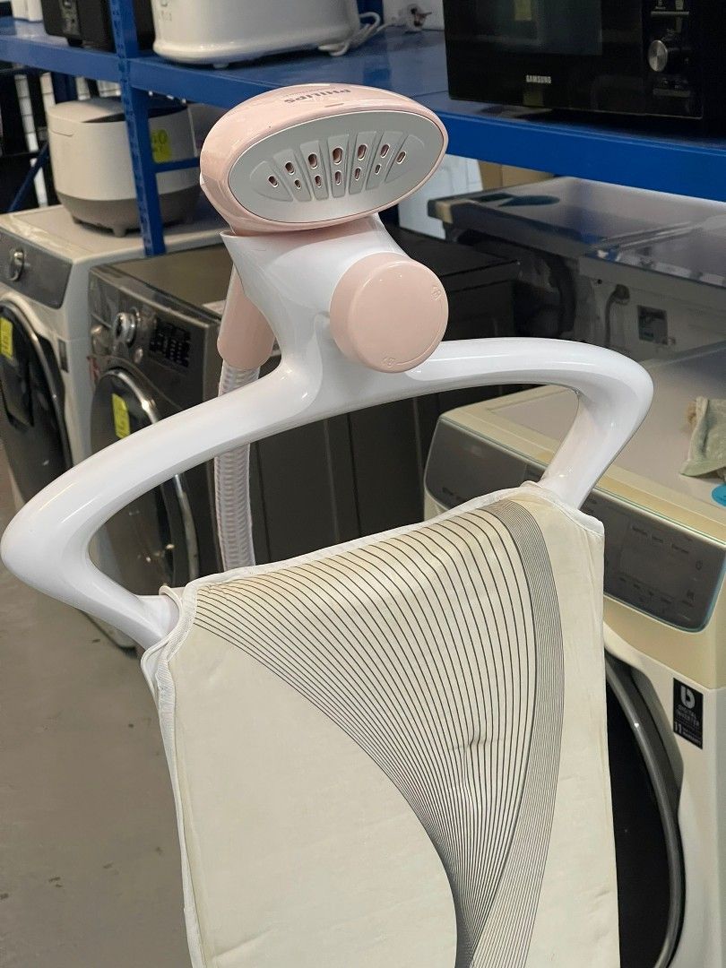 PHILIPS GC552 GARMENT STEAMER (1800W), TV & Home Appliances, Irons