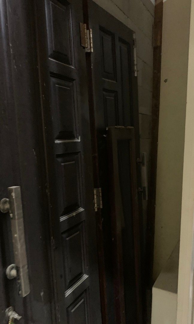 PINTU RUMAH JATI (2 PINTU), Perabotan Rumah di Carousell