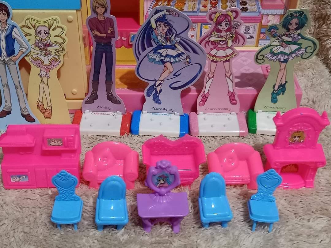 PRECURE PLAYSET - BATTERY-OPERATED (Category: Kids Toys) located in Makati City. Submitted by juriexpi (Listing ID 1208980285, Image 3). Description: 🔥PRECURE PLAYSET - BATTERY-OPERATED🔥 ✅DX Talking Pretty Cure Live ✅big size, in like new condition, working sounds and lights, all items in the photos like characters standees, magnetic stands and set of furnitures are included and authentic Precure merch ✅with box - not mint ✅490 pesos only💜.