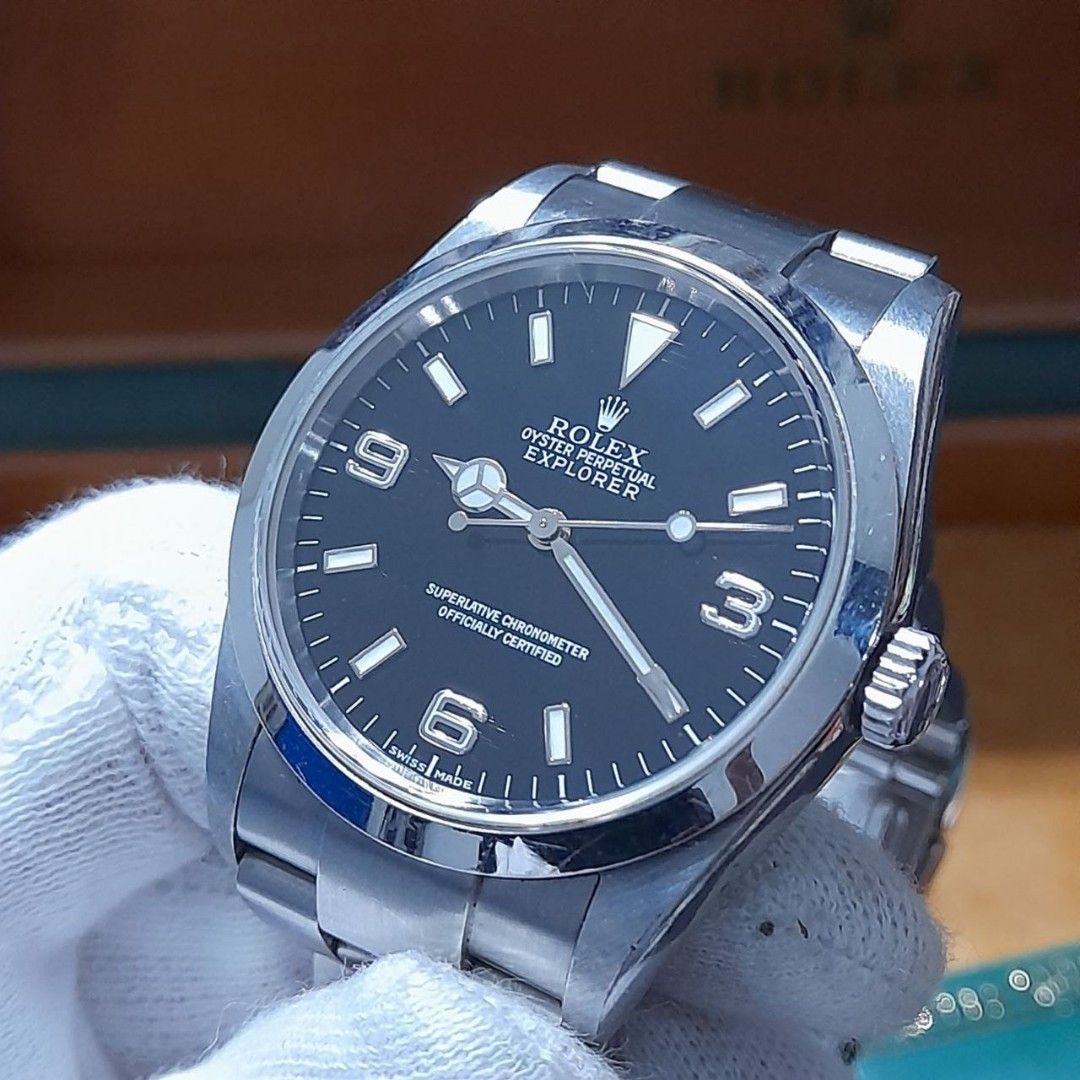 Rolex explorer hotsell ref 114270