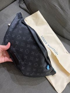 BRANDNEW LV DISCOVERY BUMBAG MONOGRAM ECLIPSE, Men's Fashion, Bags, Sling  Bags on Carousell