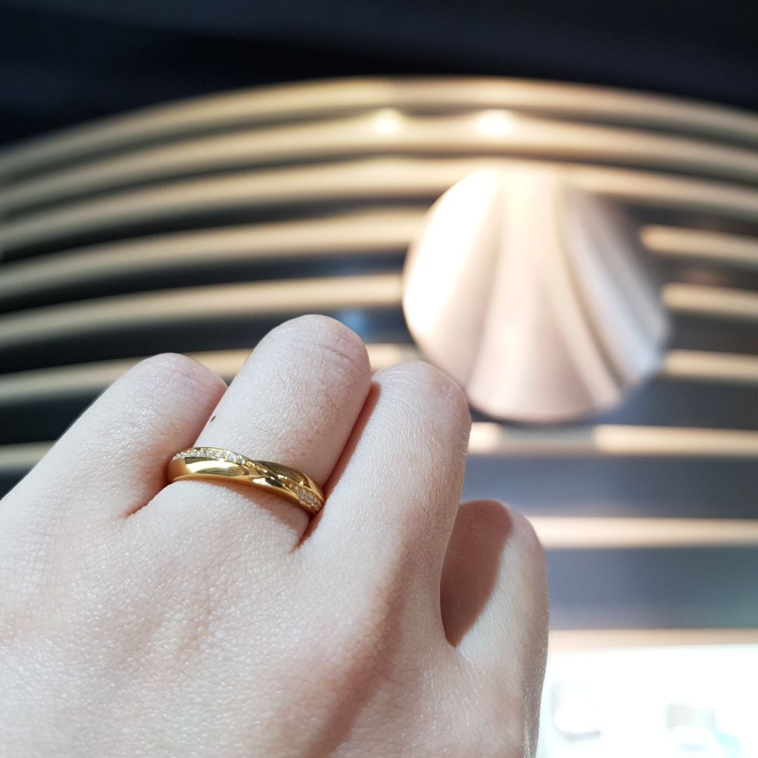 Gold ring diamond band hotsell