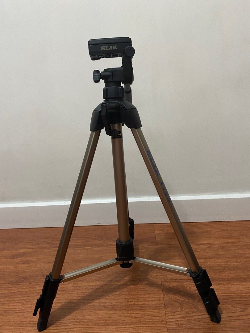 Slik F153 Lightweight Aluminum Tripod with 3Way Panhead, Photography