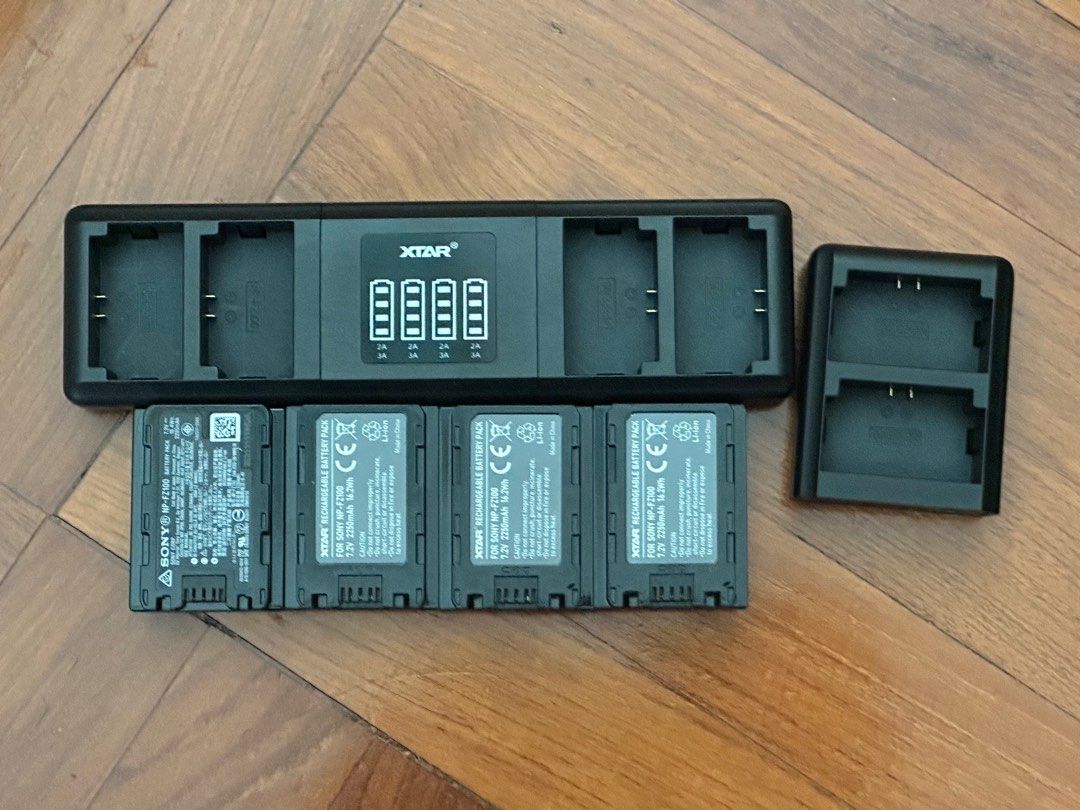 Sony NP-FZ100 batteries and charger, 攝影器材, 攝影配件, 電池及充電器 - Carousell
