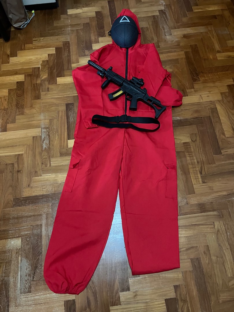 Squid game guard costume, Hobbies & Toys, Toys & Games on Carousell