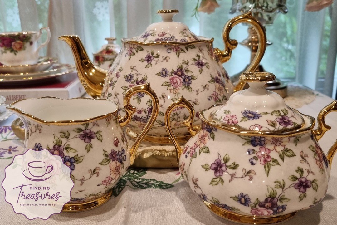 ROYAL ALBERT - 100 years english chintz 3-piece tea set (1940's)