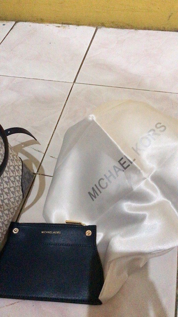 Is michael kors hotsell factory outlet authentic