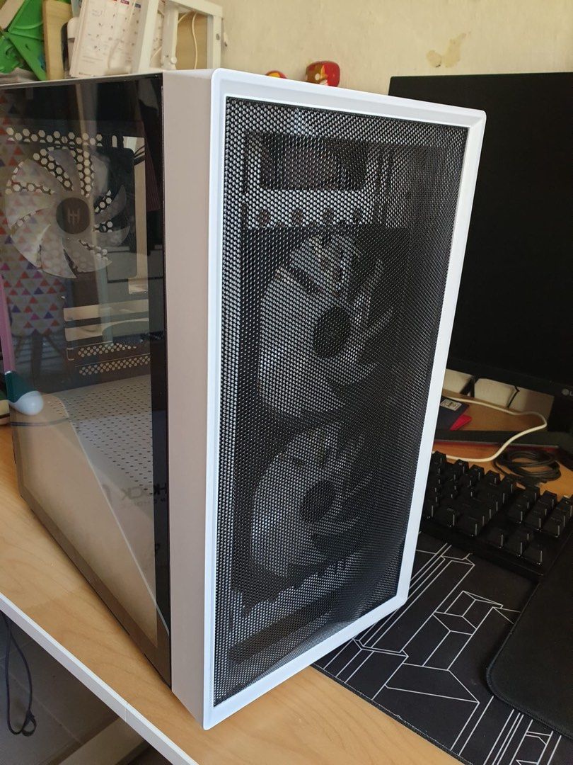 Tecware Case (Category: Other Accessories) located in Singapore. Submitted by chicken9man (Listing ID 1208941656, Image 1). Description: No box.