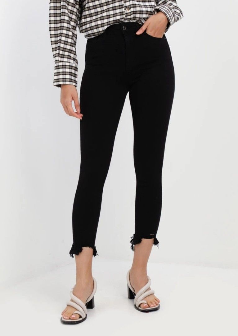Topshop Jamie Jeans with Ripped Hem