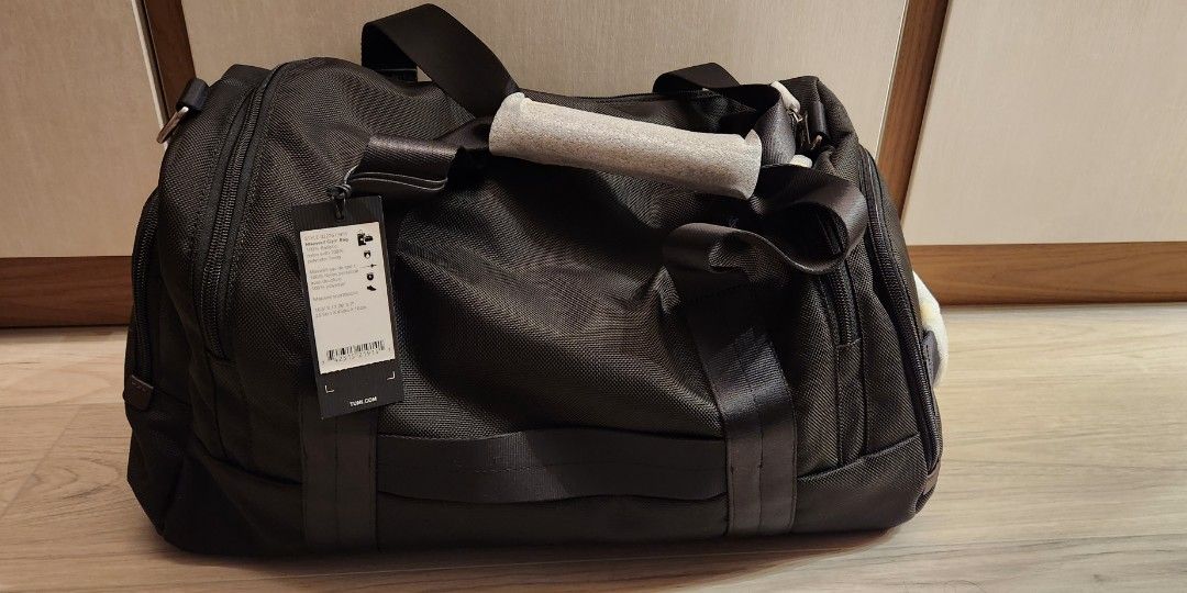 TUMI Maxwell Gym Bag, Men's Fashion, Bags, Sling Bags on Carousell