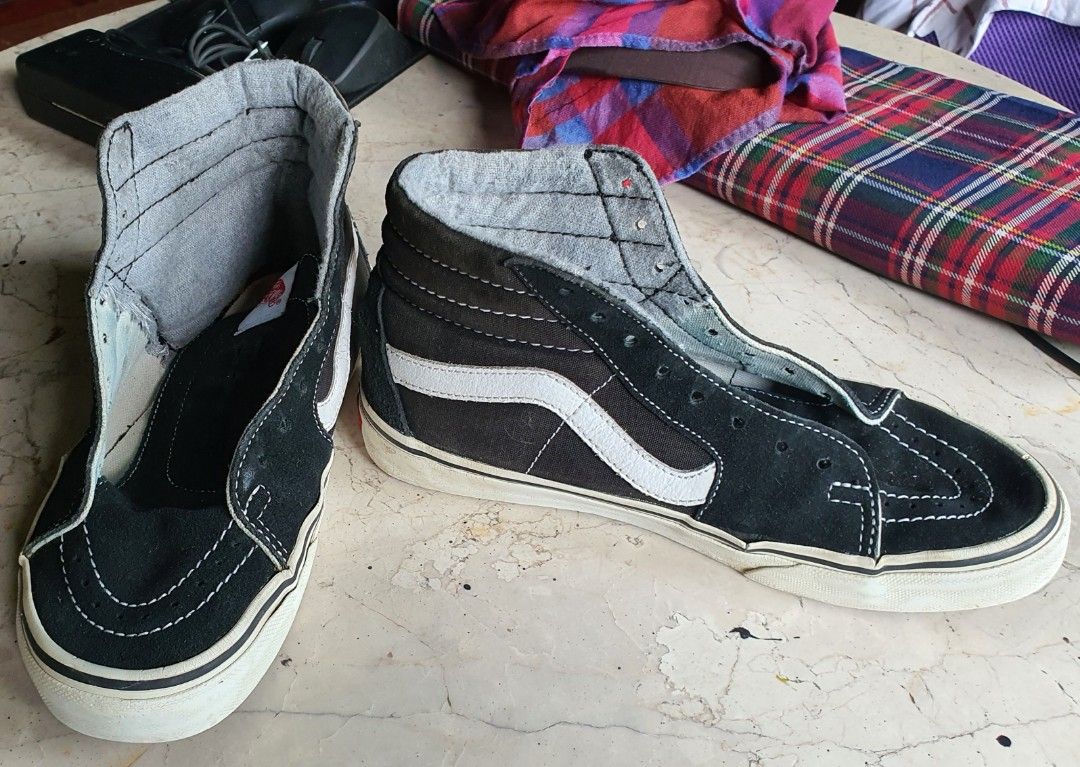 VANS Hi Sk8 (pre-loved) (Category: Sneakers) located in San Pedro. Submitted by mochi_21 (Listing ID 1208913029, Image 2). Description: VANS Hi Sk8 (pre-loved) Selling as is. So manage your expectation. Bawal sa maselan, bili kayo bnew.😎 RFS:Decluttering For inquiries: 09456222629.