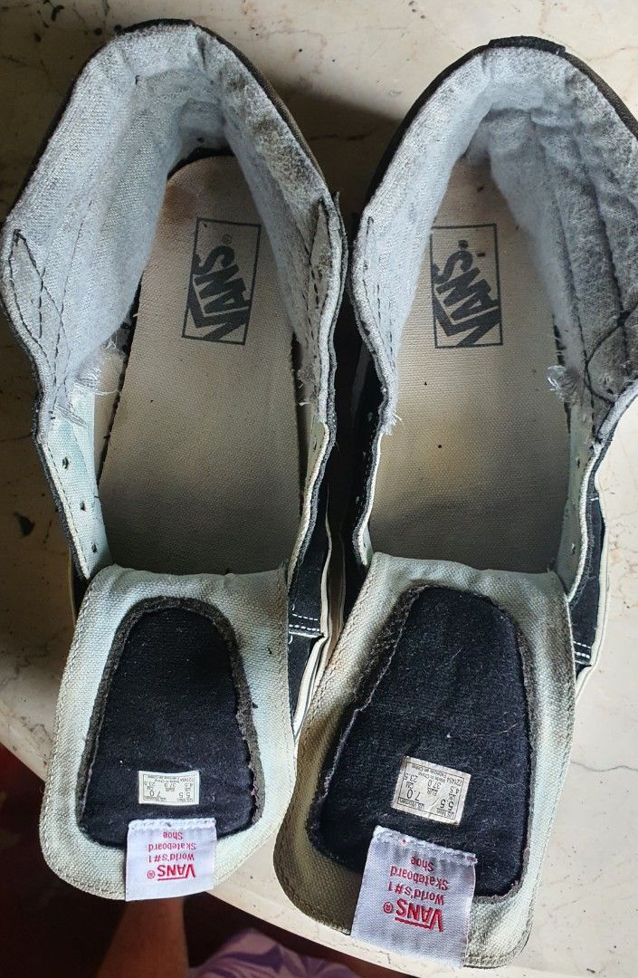 VANS Hi Sk8 (pre-loved) (Category: Sneakers) located in San Pedro. Submitted by mochi_21 (Listing ID 1208913029, Image 3). Description: VANS Hi Sk8 (pre-loved) Selling as is. So manage your expectation. Bawal sa maselan, bili kayo bnew.😎 RFS:Decluttering For inquiries: 09456222629.