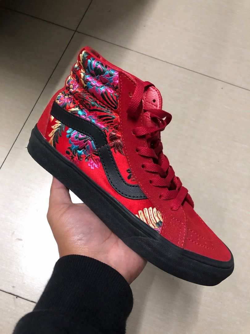 Chinese new year vans top