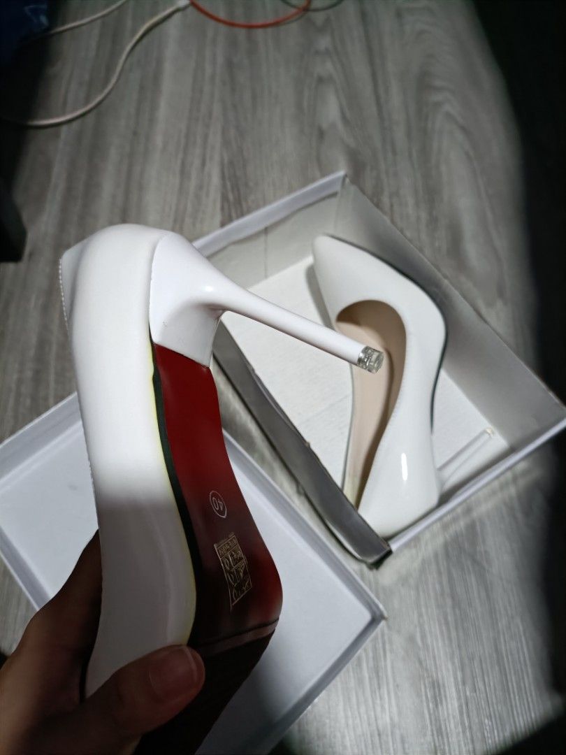 stiletto white