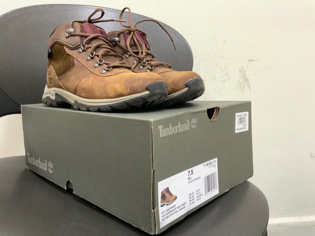 Walking boots size top 5.5