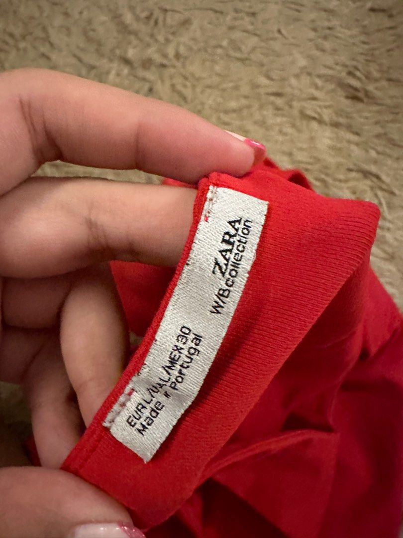 Zara red top (Category: Sleeveless) located in Quezon City. Submitted by caaamms (Listing ID 1209033668, Image 2). Description: Zara elastic top with wide strap in red. Price is final. Rfs: decluttering me and my mom’s closets.
