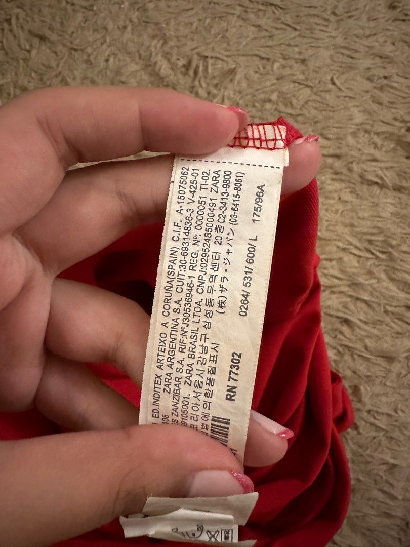 Zara red top (Category: Sleeveless) located in Quezon City. Submitted by caaamms (Listing ID 1209033668, Image 3). Description: Zara elastic top with wide strap in red. Price is final. Rfs: decluttering me and my mom’s closets.