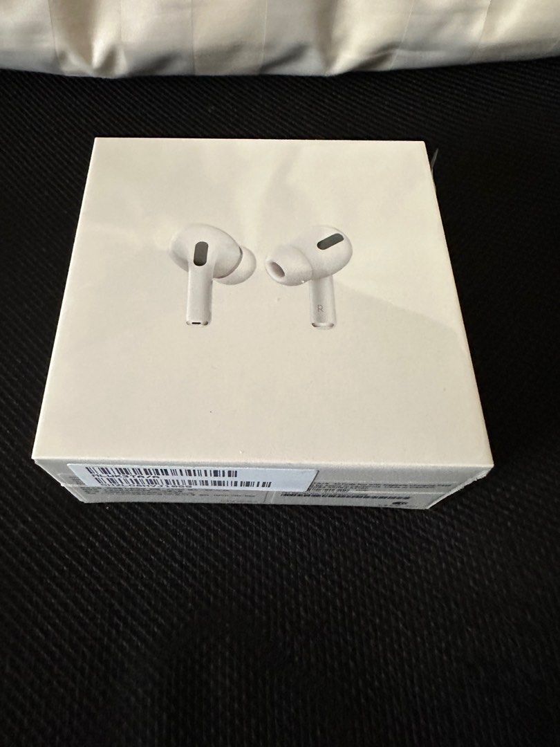 尾牙抽中Apple台灣公司貨AirPods Pro 全新未拆封, 耳機及錄音音訊設備
