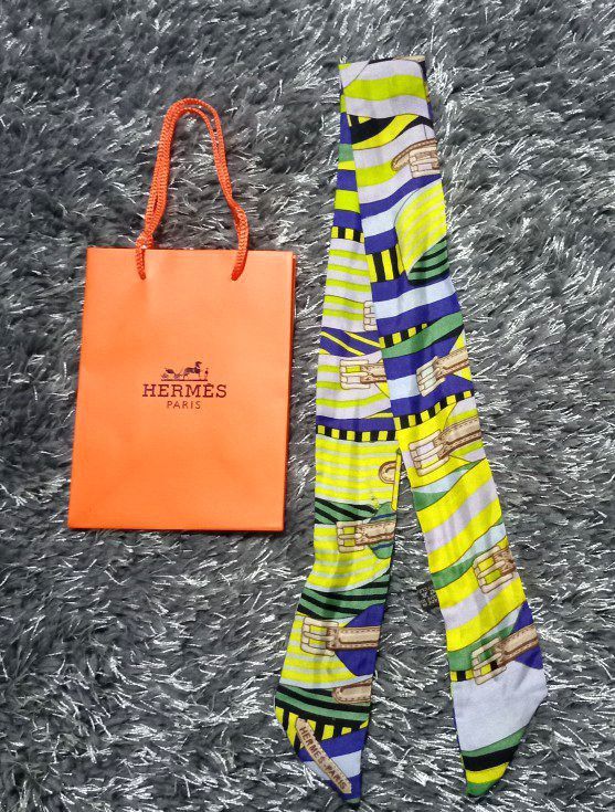 🎯 HERMES SILK SCARF-TWILLY-HEADBAND (Category: Hair Accessories) located in Baguio. Submitted by AFFORDABLEthriftSHOPbranded (Listing ID 1209253316, Image 1). Description: 🎯 HERMES SILK SCARF-TWILLY-HEADBAND ✴️Condition✴️ WELL USED .Rate 9/10 The scarf/twilly/headband is in a good preowned condition that shows signs of wear(please check all photos).Clean and no odor smell. 🔸Made in FRANCE 🔸PAPER BAG INCLUSION 🔴ALL PRODUCTS,NAMES,BRANDS AND L