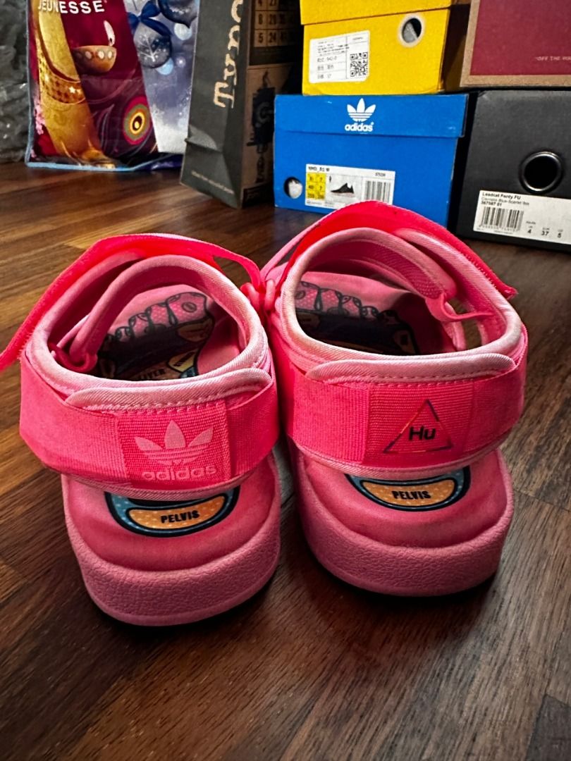 Adidas adilette 2025 2 pharrell pink