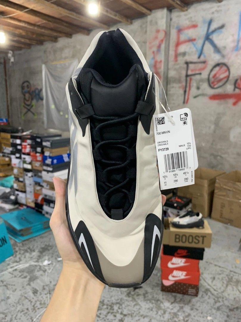 Adidas yeezy deals mnvn bone