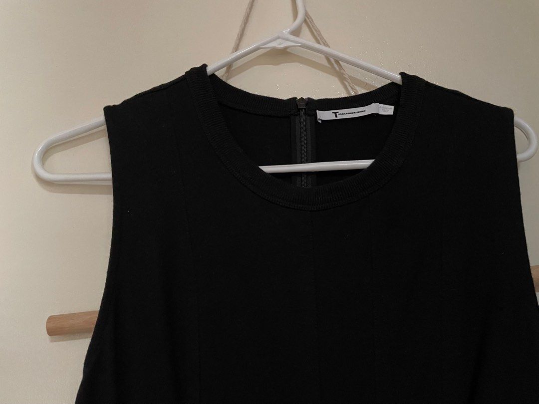 Alexander Wang Casual Black Dress (Category: Dresses) located in Quezon City. Submitted by JPcDeclutters (Listing ID 1209106863, Image 2). Description: Alexander Wang Black casual dress. Perfect for summer in style. Cotton but with a structured feel. .