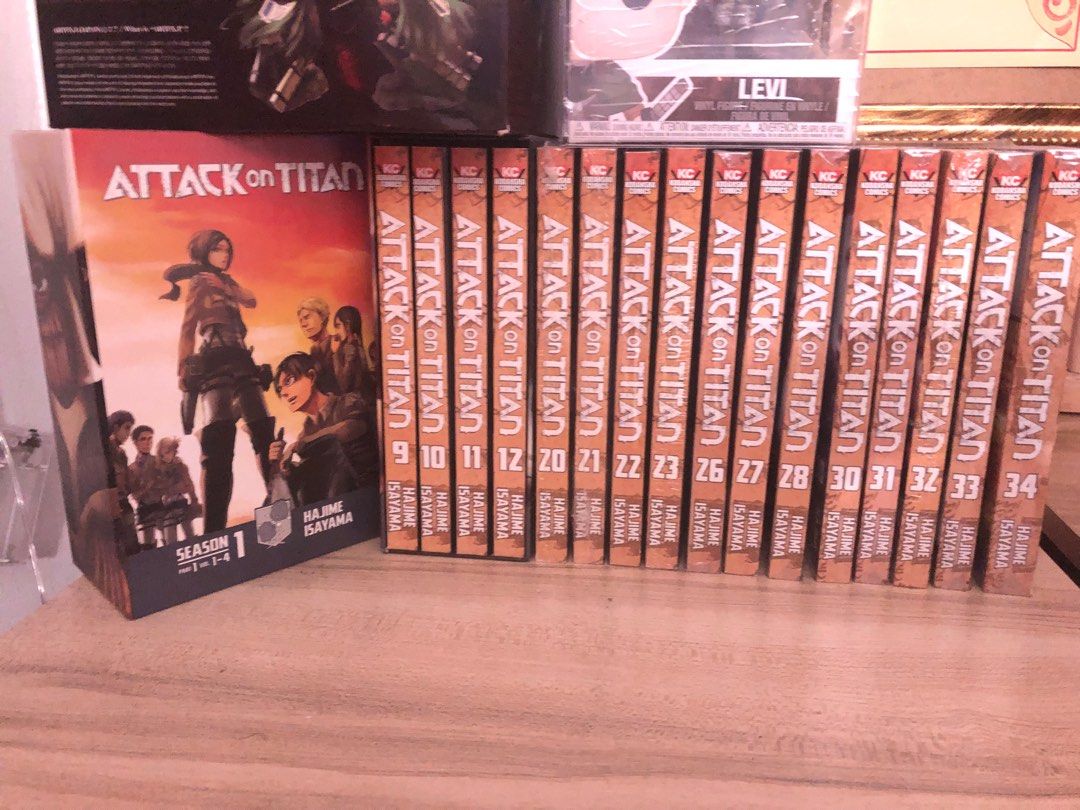 Attack on Titan Set (eng print), Hobbies & Toys, Books & Magazines