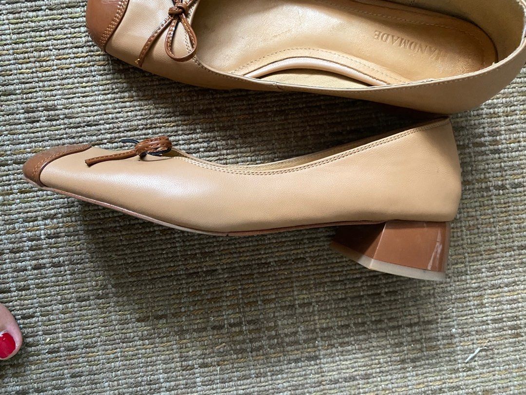 Ballet flats with heels (Category: Heels) located in Santa Rosa. Submitted by usedtobeyours___ (Listing ID 1209140478, Image 2). Description: Like new. No flaws size 39 Rfs: decluttering .